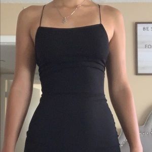 Black bodycon dress